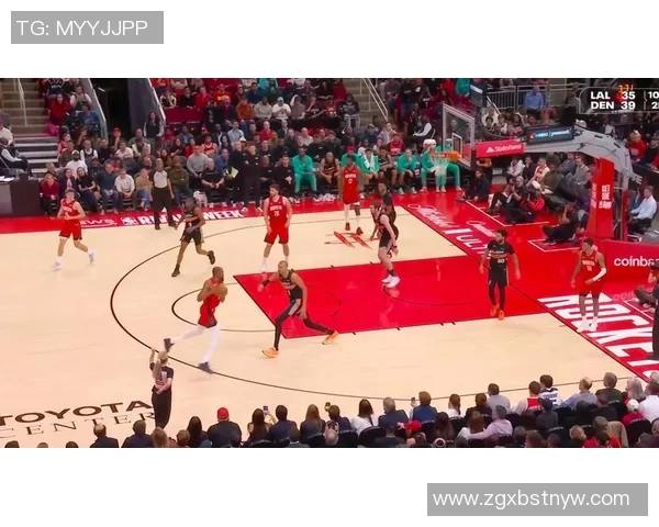 火箭队与马刺队哈登冲突引发热议球迷对比赛激烈程度感到震惊