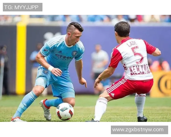 西雅图与奥兰多城的激烈对决展现足球魅力与战术智慧的巅峰较量 西雅图与奥兰多城的激烈对决展现足球魅力与战术智慧的巅峰较量