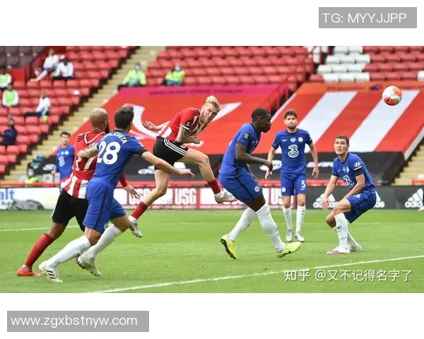 佐高平斯与哥德堡的激烈对决揭示足球战术的精彩碰撞与团队精神的较量 佐高平斯与哥德堡的激烈对决揭示足球战术的精彩碰撞与团队精神的较量