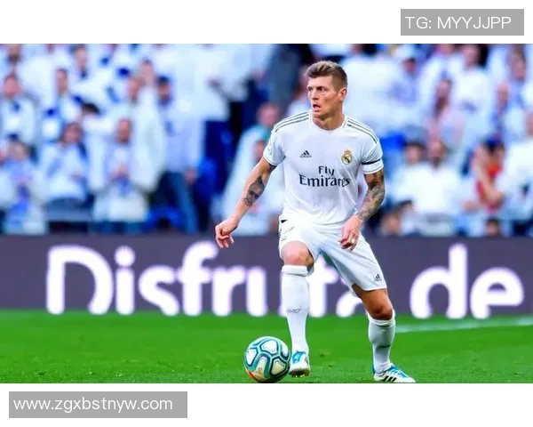 克罗斯的足球之路：从青训小将到世界顶级中场的传奇旅程