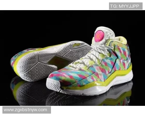 欧文新鞋发布会踩踏耐克Logo引发热议艺术与品牌的界限何在