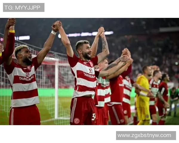 帕德博与波鸿的激烈对决揭示德乙联赛新格局与球队实力对比 帕德博与波鸿的激烈对决揭示德乙联赛新格局与球队实力对比