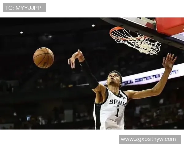 文班亚马首场比赛表现亮眼五次盖帽并隔扣字母哥引发热烈讨论