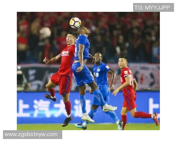 河南建业迎战重庆斯威争夺中超联赛关键三分的激烈对决