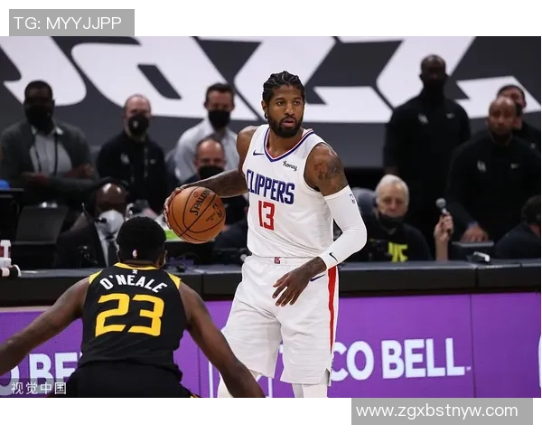 爵士与快船G2对决精彩回顾球星表现与战术分析全景呈现